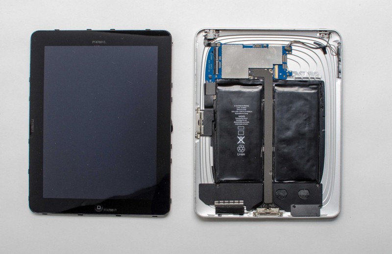 Un iPad avec deux connecteurs dock (il date de 2009)