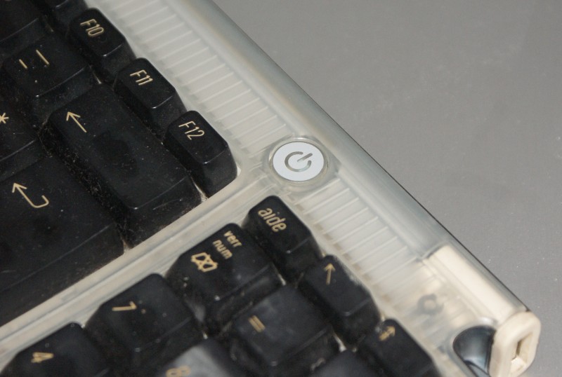 Le clavier et son bouton