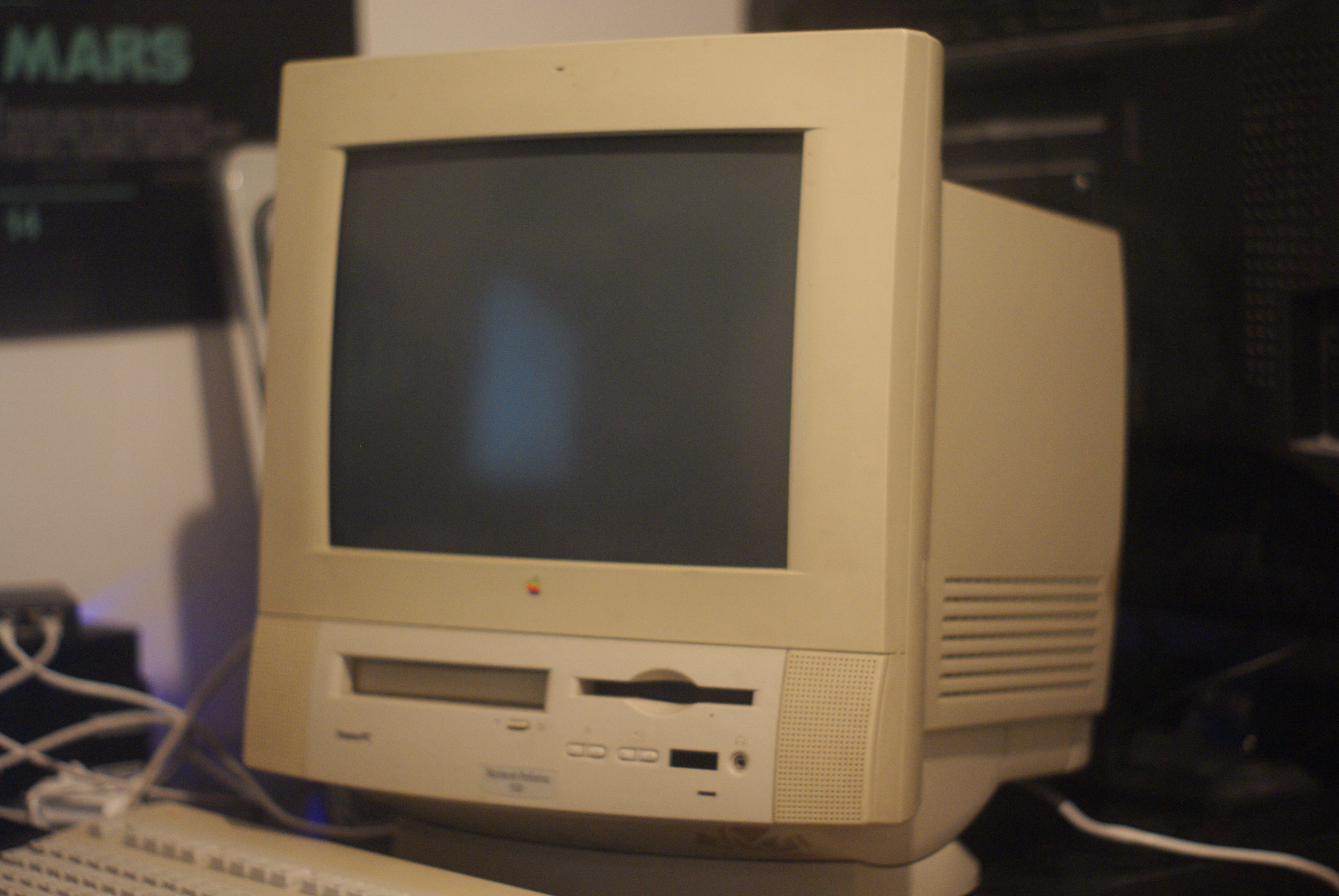 Les lecteurs sont sympas : un Macintosh Performa 5320 – Le journal