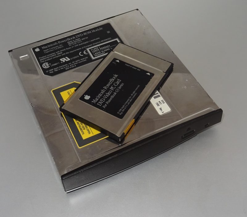 La carte de décompression et le lecteur de DVD