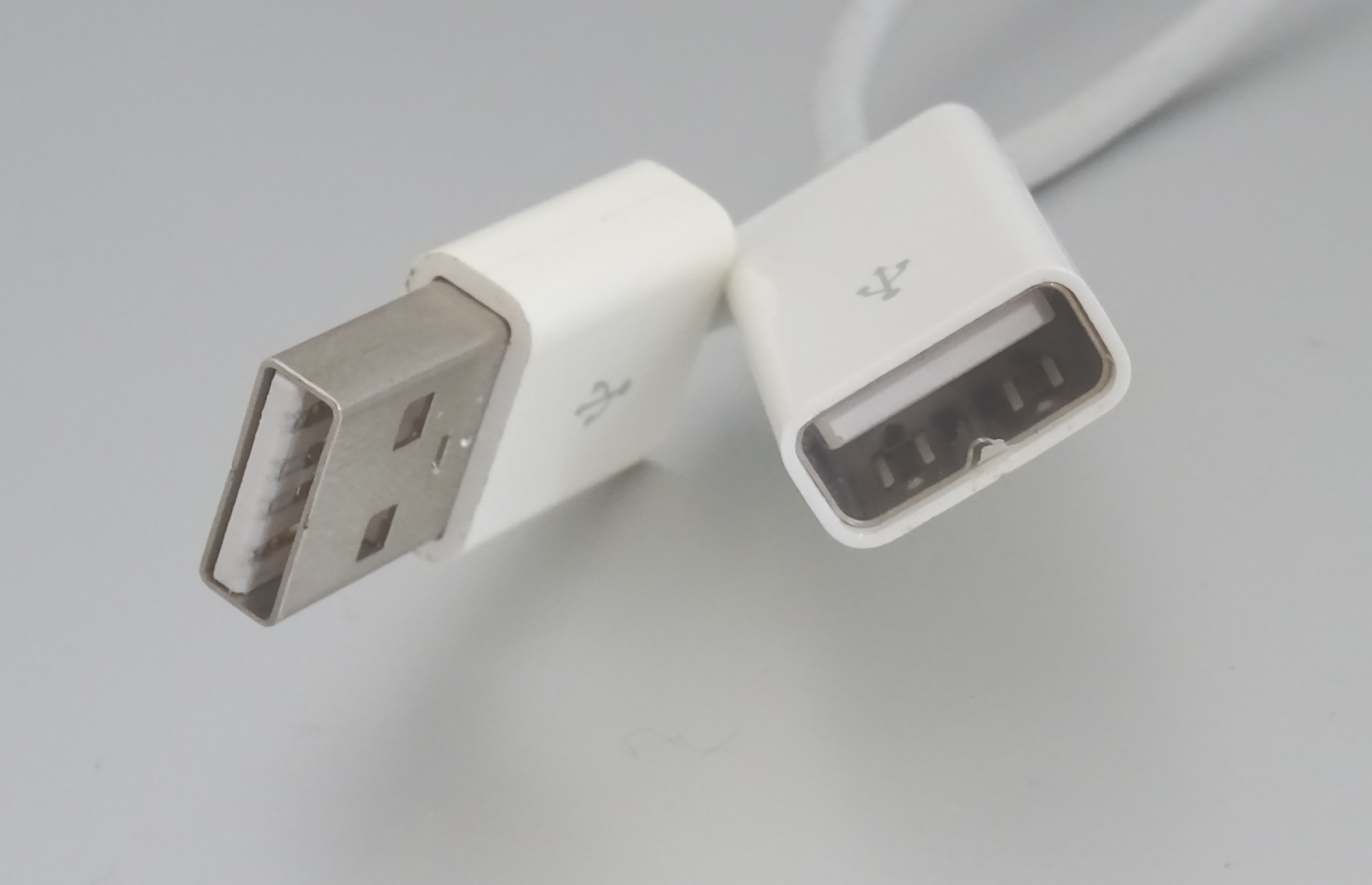 Les rallonges USB propriétaires des claviers Apple – Le journal du lapin