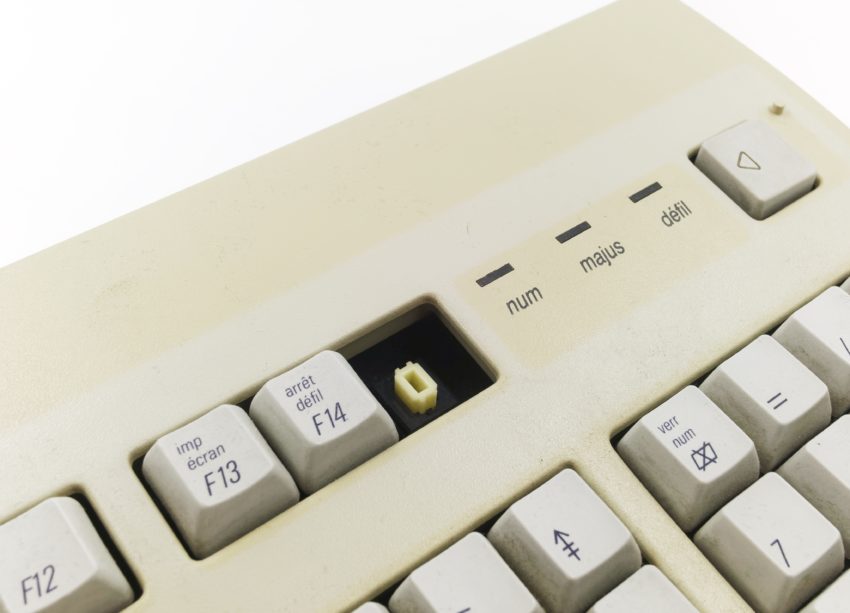 Changer la touche Caps Lock d’un Apple Extended Keyboard II Le journal du lapin