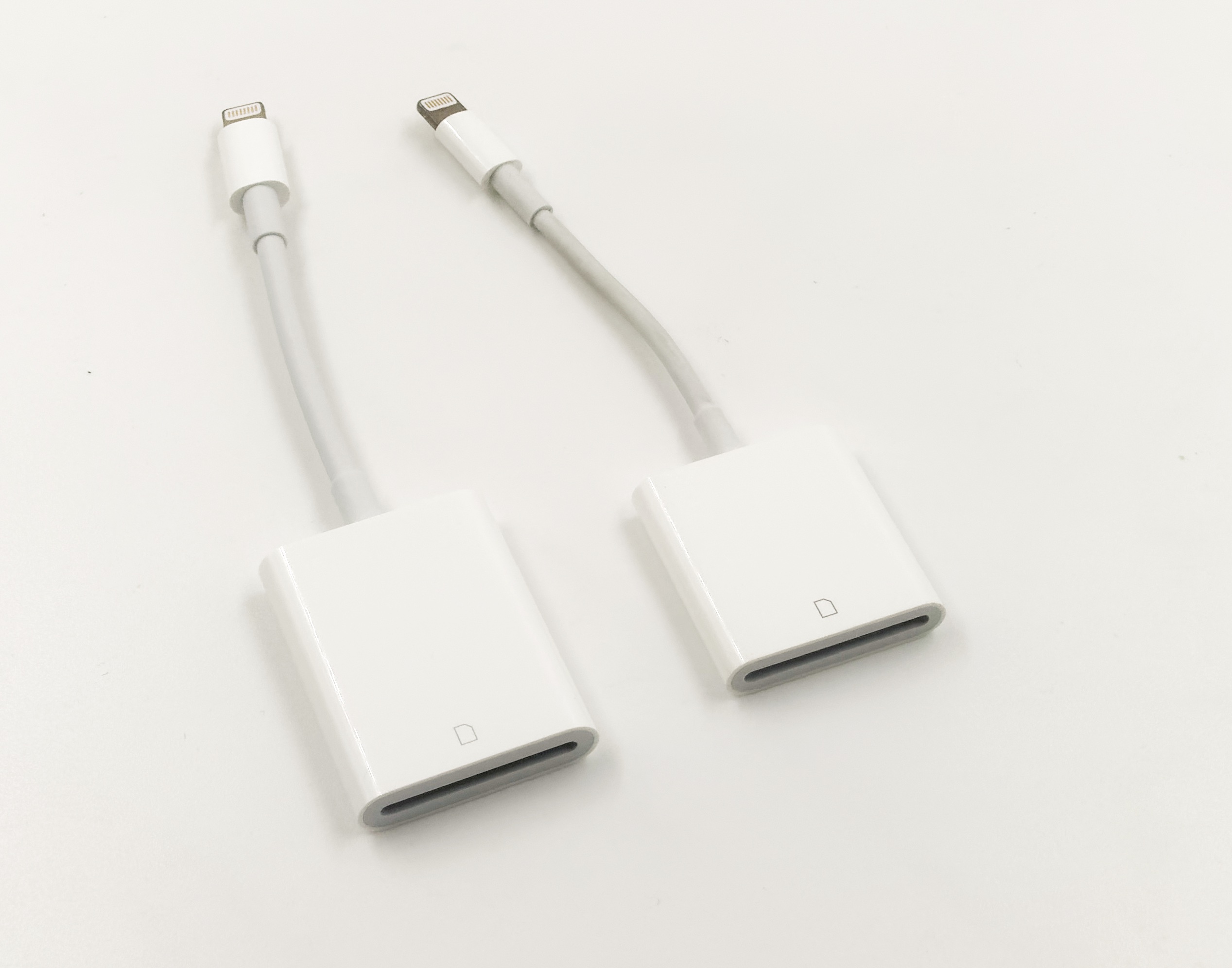 APPLE Adaptateur Lightning vers lecteur de carte SD (MJYT2ZM/A)