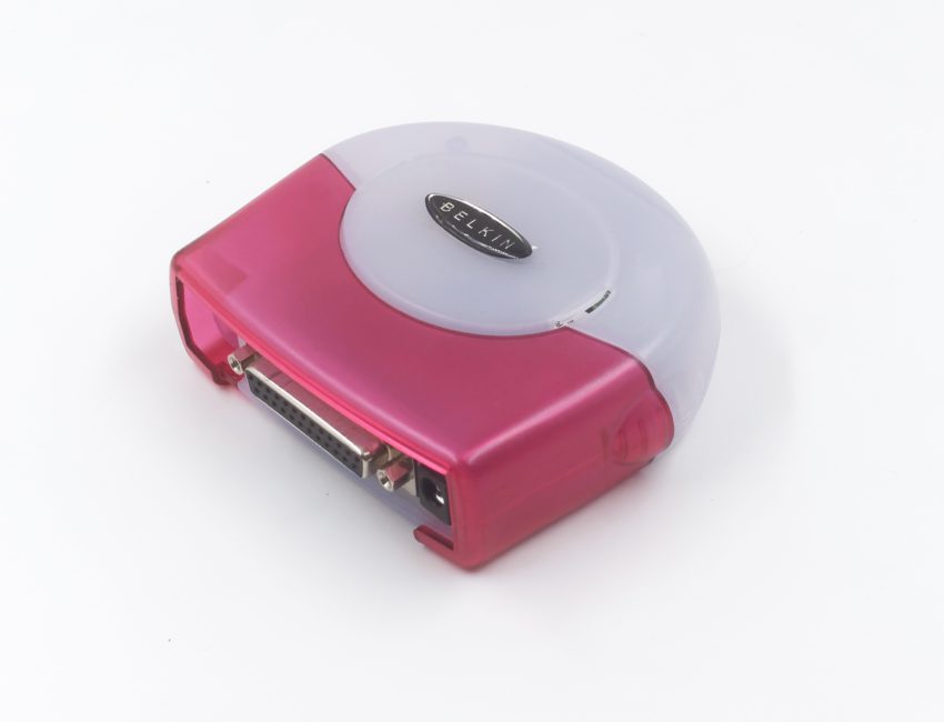 L'adaptateur USB vers SCSI de Belkin, aux couleurs de l'iMac Le