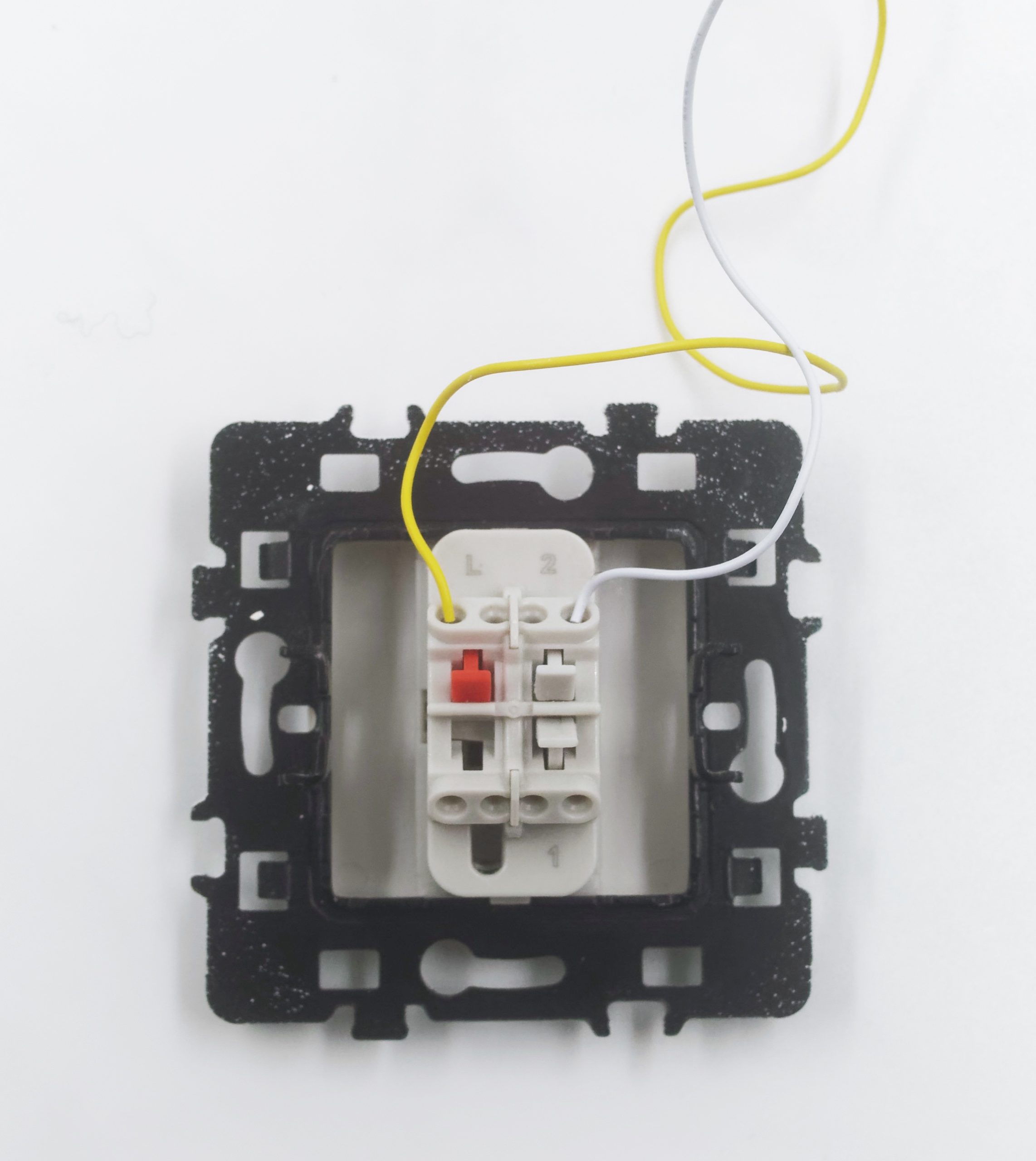 Test du module interrupteur mural Hue: le micromodule sans fil qui