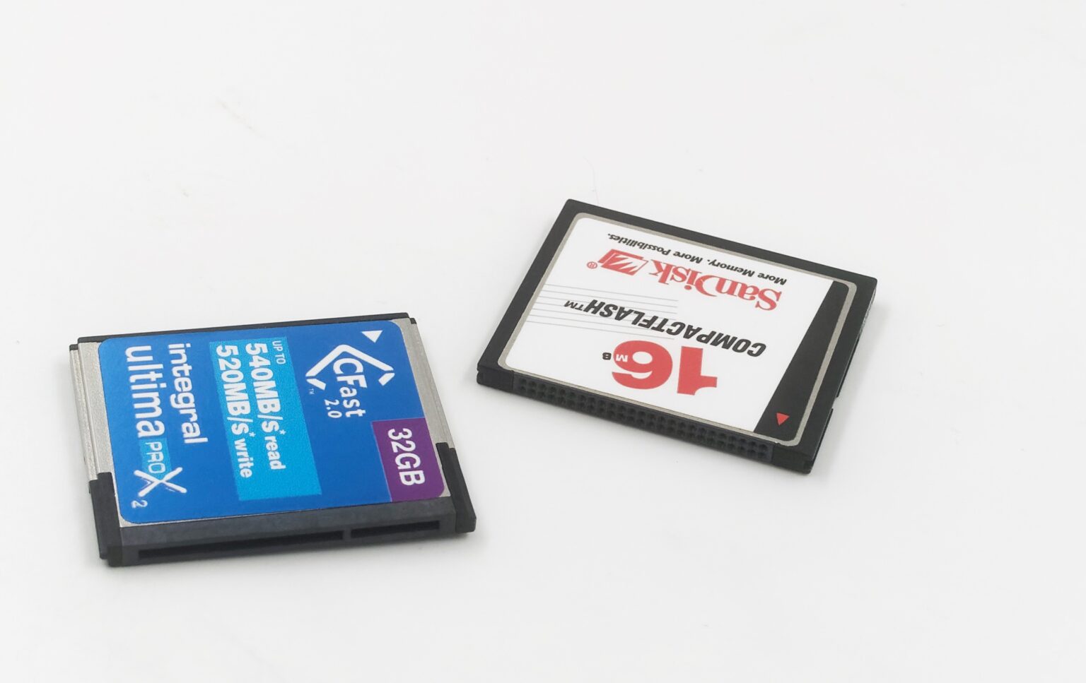 Les cartes CFast - Le journal du lapin